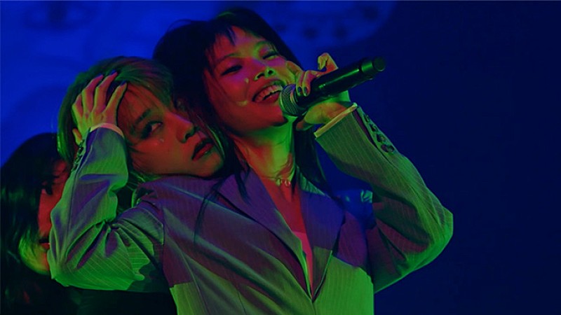 アイナ・ジ・エンド、ワンマンツアー【ハリネズミスマイル】より「Love Sick」ライブ映像先行公開