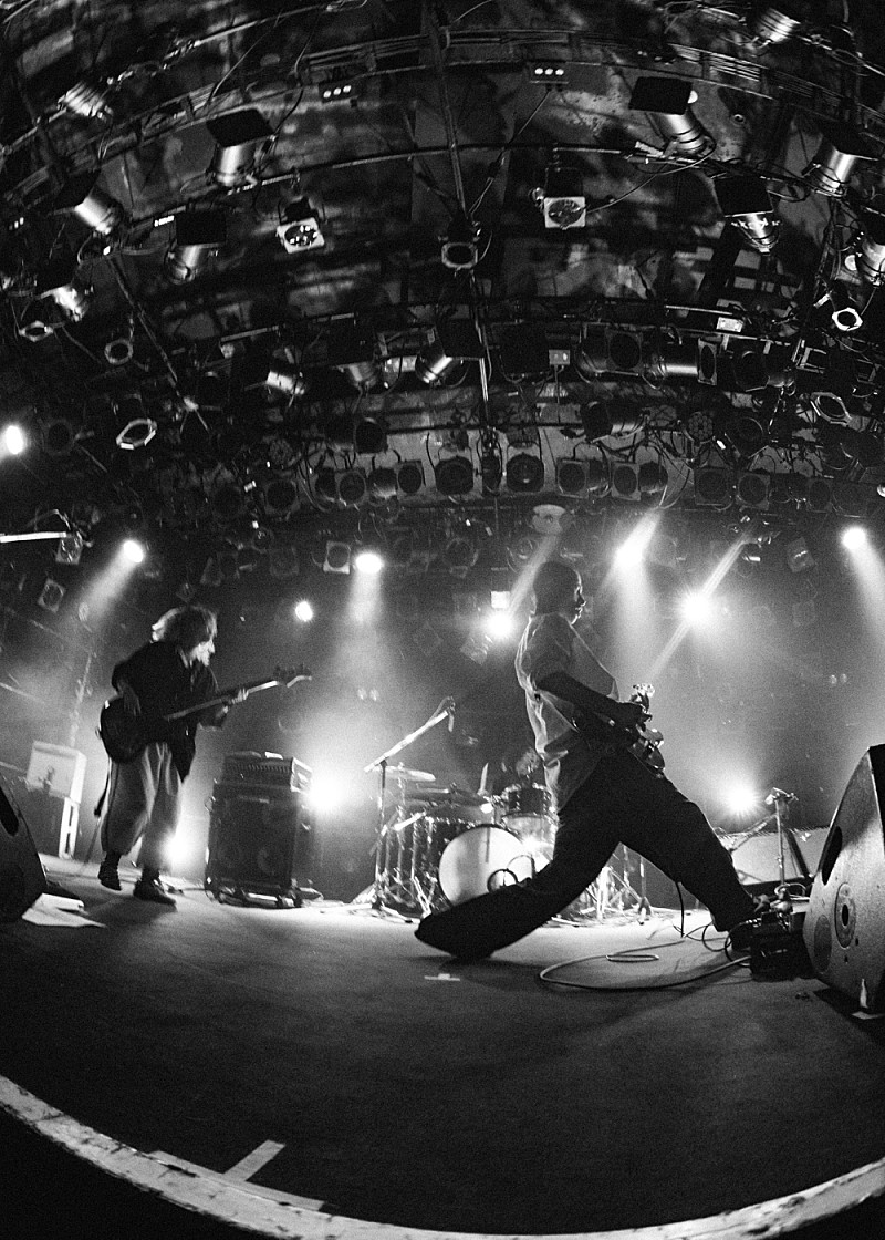 「＜ライブレポート＞Nikoん、No Busesを迎えたツアーファイナルを開催　開演前にはサプライズで鍵盤弾き語りライブも」1枚目/18