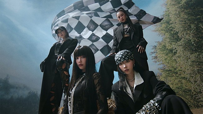 「aespa、カーチェイスやラグビーで「Rich Man」を表現するMV公開」1枚目/3