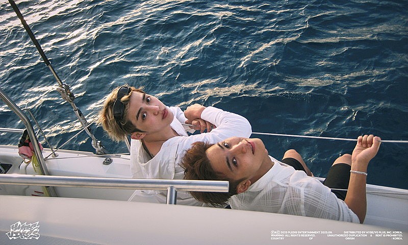 SEVENTEENのユニット・CxM、自然な姿を捉えた『HYPE VIBES』オフィシャルフォト「BUDDY」公開