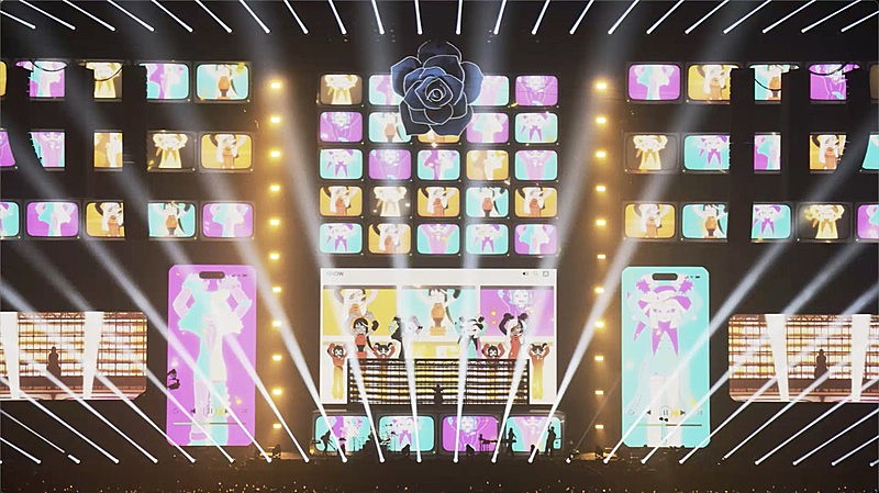 「『Ado Puts On Quite The "Show" With An Epic Arena Performance | Global Spin』」2枚目/5