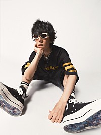 RADWIMPS×atmos×CONVERSEのトリプルコラボレーションモデルが登場