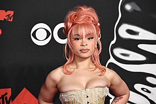 「アイス・スパイス、テイラー・スウィフトから受けた助言を明かす」