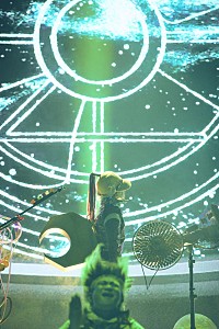 ずっと真夜中でいいのに しゃもじ 万博 オモテEXPO ずとまよ みゃくみゃく しゃもじ ずっと真夜中でいいのに。永遠