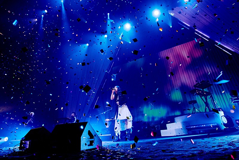 ＜ライブレポート＞eill、愛溢れるワンマンライブ開催「ここにいる一人ひとり、あなたのために歌を届けます」