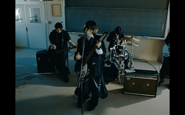 「Mega Shinnosuke、新曲「禁断少女10」MV舞台は学校」1枚目/3