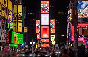 「Number_i、ニューアルバム『No.II』リリース記念でタイムズスクエア巨大広告に登場」