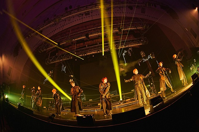 「＜ライブレポート＞SUPER★DRAGON、10年の蓄積をBLUEと分かち合ったツアーファイナル「9人とBLUEと武道館も東京ドームも、その先も一緒に行きたい」」1枚目/12