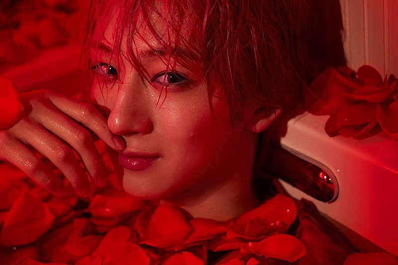 NAOYA（MAZZEL）を蜷川実花が撮影、ビジュアルムービー＆写真が