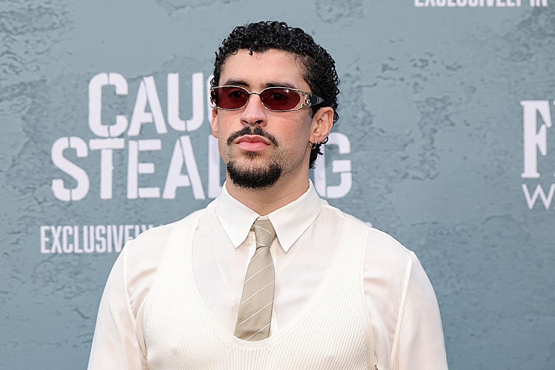 「バッド・バニー、2026年【スーパーボウル】ハーフタイム・ショー出演への批判にユーモアで反論」1枚目/1