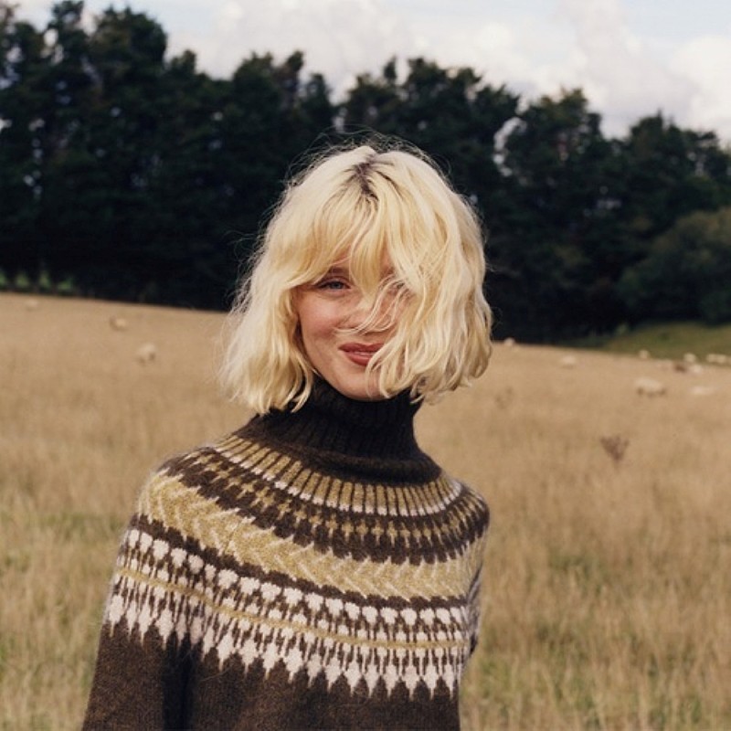 「メイジー・ピーターズ 、2年ぶりの新曲「You You You」&「Audrey Hepburn」同時リリース」1枚目/2