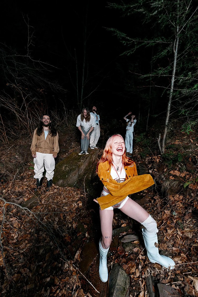 ウェット・レッグ、「mangetout」MV＆『Live on KEXP』パフォーマンス映像公開