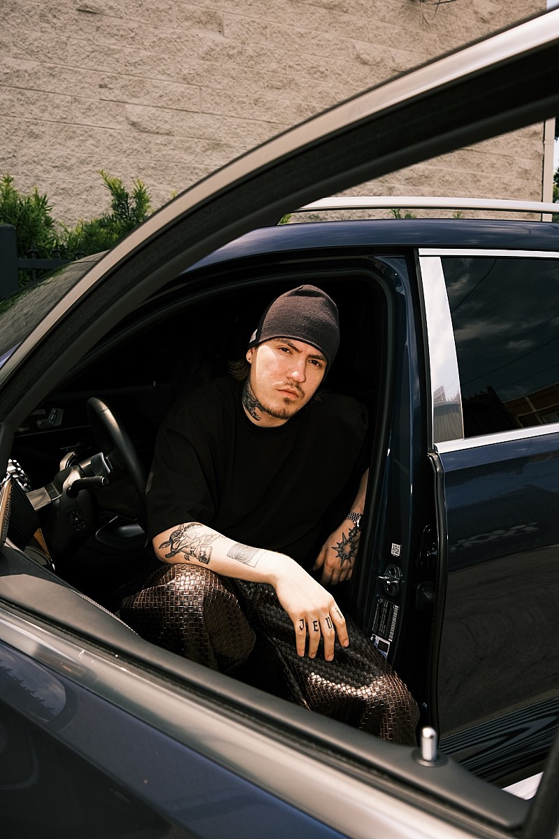 「トミー・リッチマン、ノスタルジック&アップビートな新曲「SAN ANDREAS」公開」1枚目/2