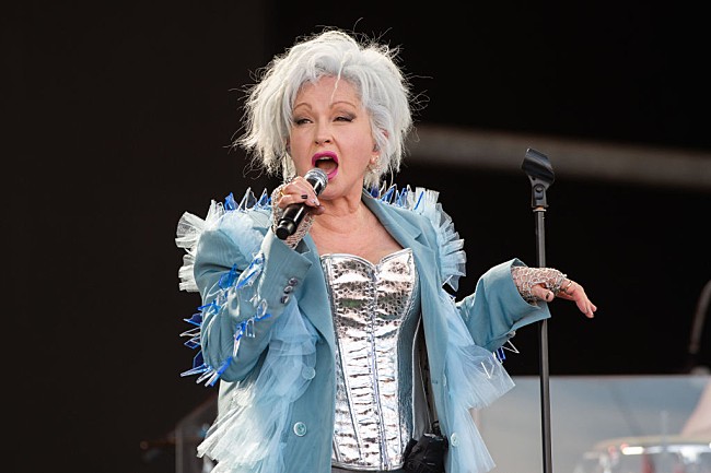 「シンディ・ローパー、涙したグレイシー・エイブラムスの楽曲を明かす」1枚目/1