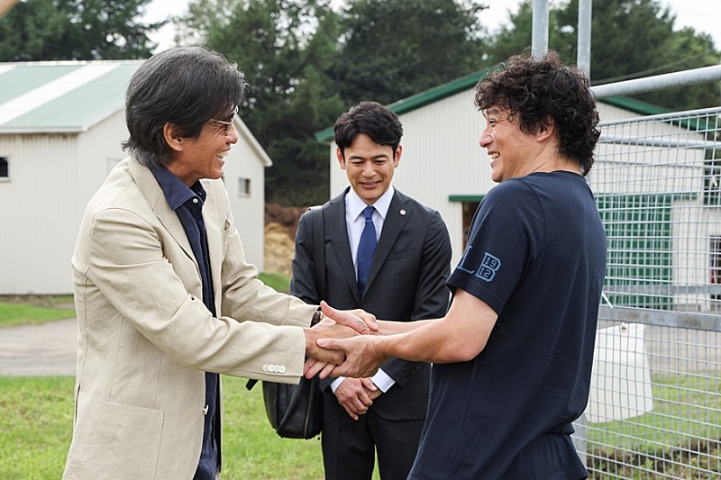 「「ザ・ロイヤルファミリ-」「早くもクライマックス状態。毎回こんなレ-スを見せられたらやばい」「人間以上に馬たちの好演が光る」」1枚目/1