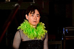 「「もしもこの世が舞台なら、楽屋はどこにあるのだろう」「豪華な俳優陣が誰一人として暇じゃない群像劇」「二階堂ふみのマイケル・ジャクソンが本番でも見られるかも」」