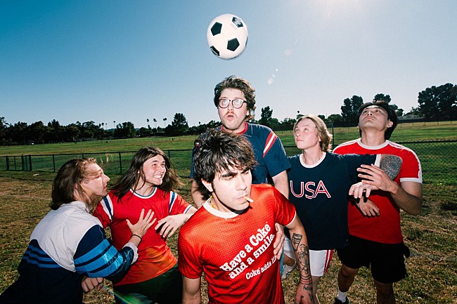 「ザ・ソフス、「I'M YOUR FIEND」MV公開＆日本独自企画ミニ・アルバム発売」1枚目/2