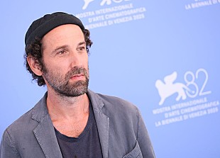 「ダフト・パンクのトーマ・バンガルテル、フレッド・アゲインとサプライズDJセット披露」