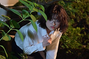 「「スク－プのたまご」“日向子”奥山葵が墓地で緊迫の張り込み 「週刊誌の仕事も大変」「日向子、頑張れ」」