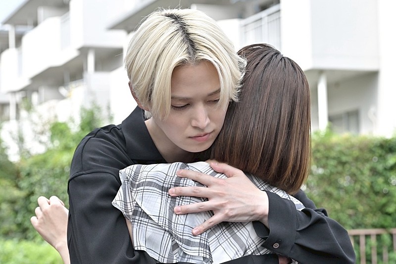 「「娘の命」“成瀬”白岩瑠姫の突然のハグに視聴者胸キュン 「内容が全部飛んだ」「瑠姫くんがイケメン過ぎる」」1枚目/1