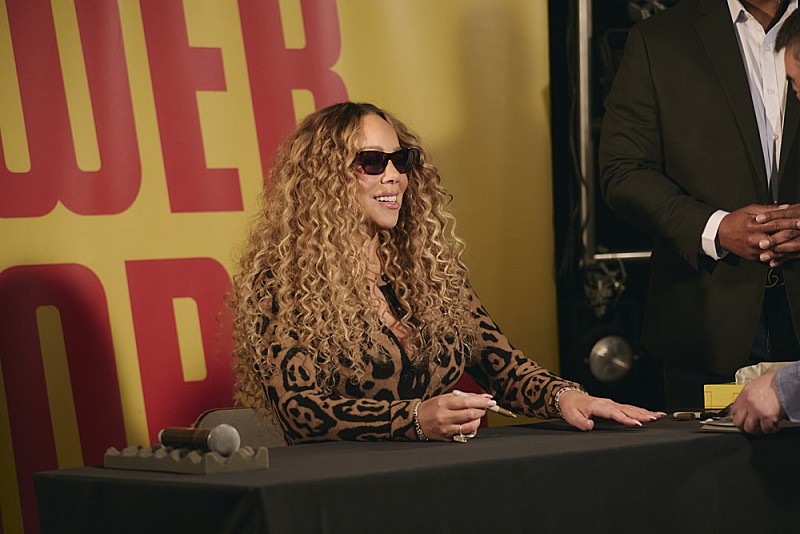 マライア・キャリー、都内サイン会でファンに直接感謝「来てくれてありがとう」 