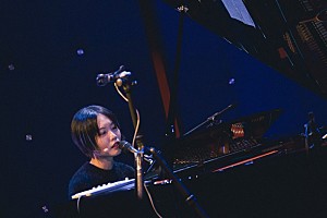 ライブレポート＞水咲加奈、音楽と語りで喫茶店を巡ったワンマンライブ