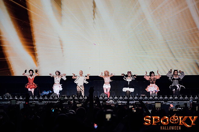 XGワールドツアーのタイトルは【THE CORE】、香港フェスに個性的な衣装