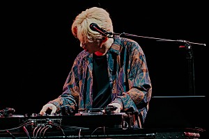 ライブレポート＞Creepy Nuts、国境も言語も飛び越えた“よふかし”の