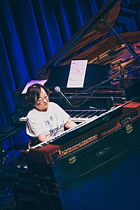 ライブレポート＞リリースから38年――キーボーディスト菊池ひみこ