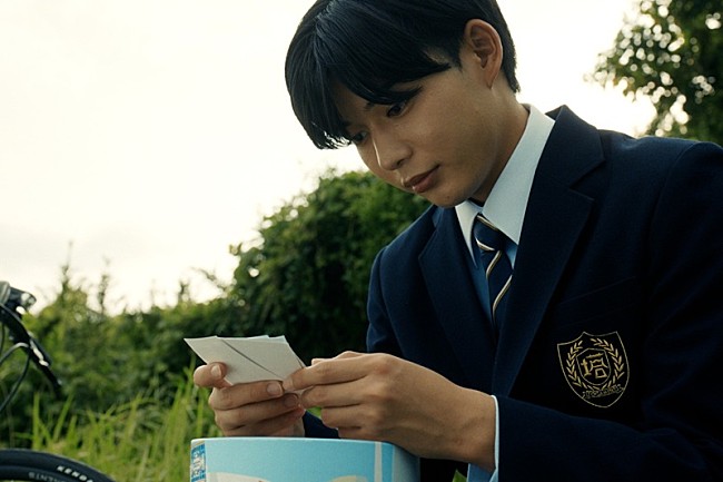 「長尾謙杜×山田杏奈、W主演映画『恋に至る病』“切なすぎるラスト4分”の鍵を握る場面写真が解禁」1枚目/4