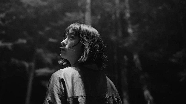 「TOMOO、感情が解き放たれる「Lip Noise」MV公開」1枚目/4