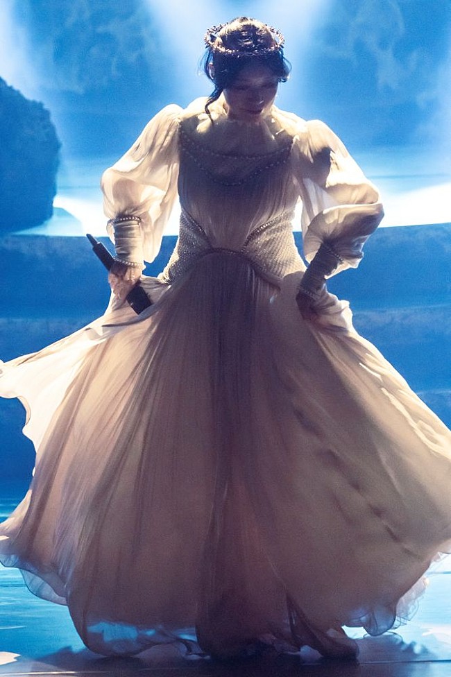 松任谷由実、40枚目のオリジナルアルバム『Wormhole / Yumi AraI