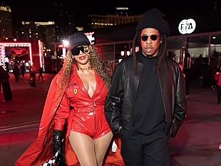 「ビヨンセ、ジェイ・ZとラスベガスでF1王者ルイス・ハミルトンと対面し“誰よりも偉大”と称える」