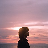 「AKASAKI、劇場アニメ『ALL YOU NEED IS KILL』主題歌の新曲「連れてって」配信リリース」1枚目/3