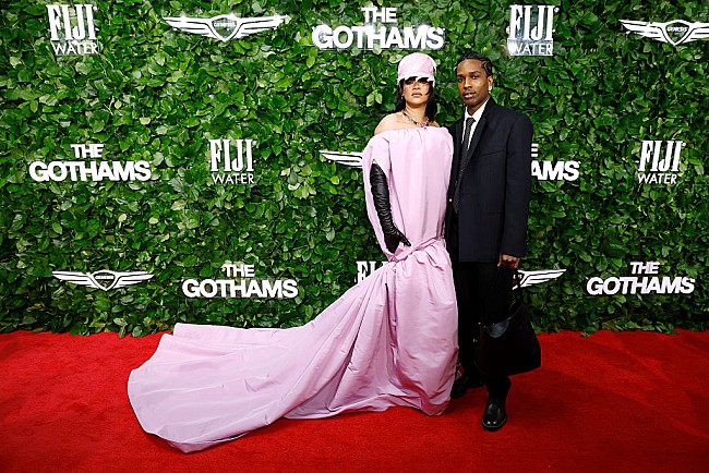 「リアーナ＆エイサップ・ロッキー、3人の子育てとホリデー計画を語る」1枚目/1