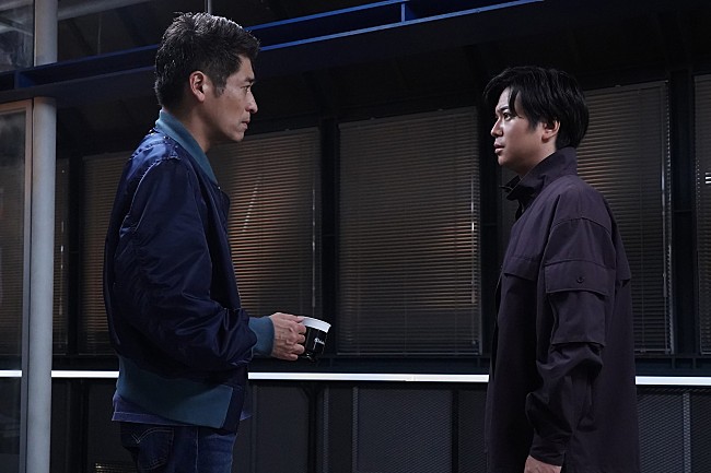 「「新東京水上警察」“碇”佐藤隆太、“礼子”山下美月の好意に気付く！？ 「碇さん、自分に向けられる好意には鈍い系？」」1枚目/1