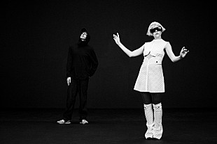 「トム・ローランズ（ザ・ケミカル・ブラザーズ）×オーロラ＝TOMORA、デビュー曲「Ring The Alarm」MV公開」