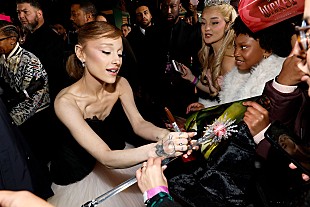 「アリアナ・グランデ、亡き祖母ノンナからのシンプルなアドバイスを明かす「彼女は本当に最高だった」」