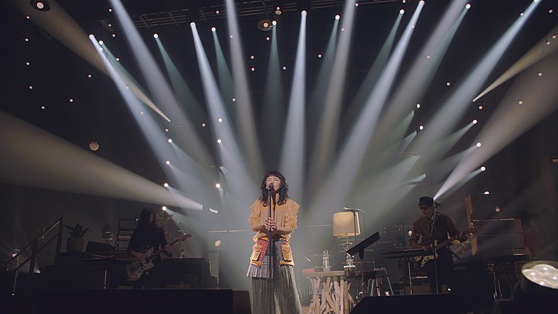 「Superfly、全国ホールツアーファイナル公演をまとめたダイジェスト映像を公開」1枚目/8