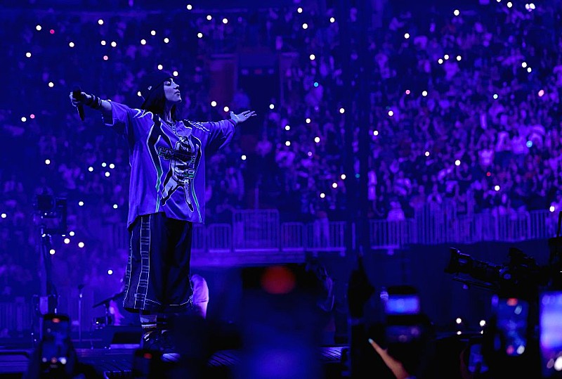 「ビリー・アイリッシュ、相次ぐ銃撃事件を受けて銃規制の必要性を訴える「声を上げて」」1枚目/1