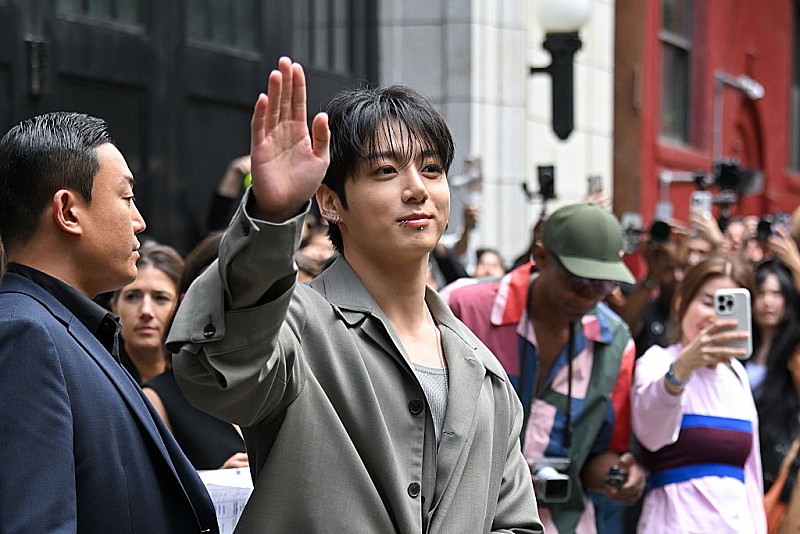 「JUNG KOOK、BTS再集結を前に来年の春は“これまで以上に重要になる”と語る」1枚目/1