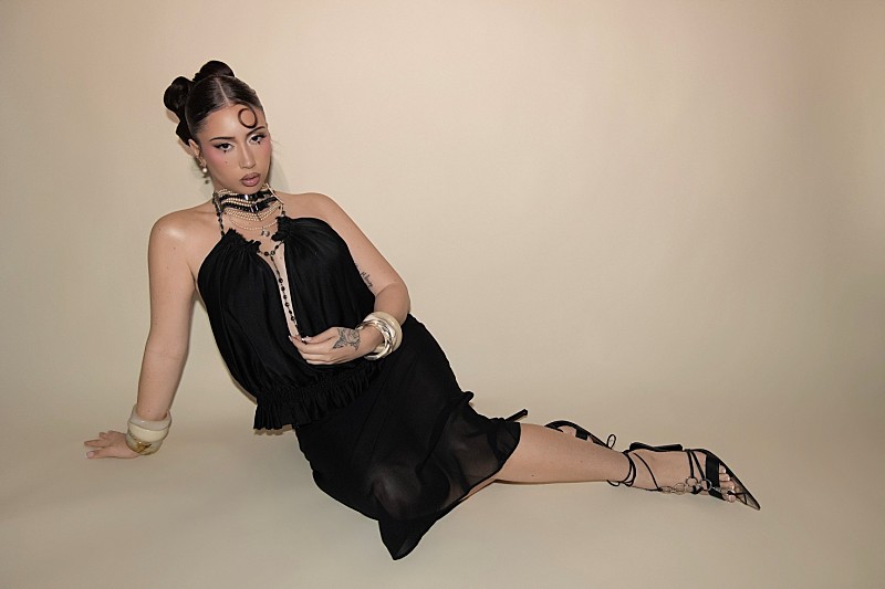 「カリ・ウチス、ファンの熱烈な要望に応えたシングル公開」1枚目/2