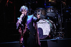 ライブレポート＞ロックとオーケストラの融合を目指すGACKT、来夏フル