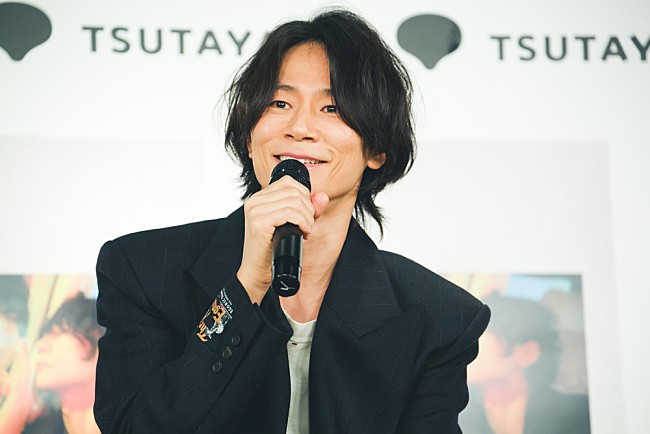 「＜レポート＞[Alexandros] 川上洋平が言葉と写真で届ける“今の自分とこれからの自分”　3年ぶりエッセイ『次幕』発売」1枚目/12