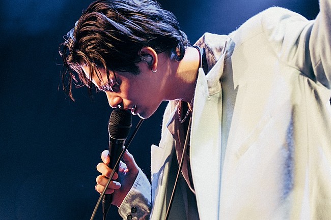 「jo0jiが初の全国ツアー完遂、『呪術廻戦』EDテーマを初披露　歌力で魅せたライブのオフィシャルレポート到着」1枚目/10