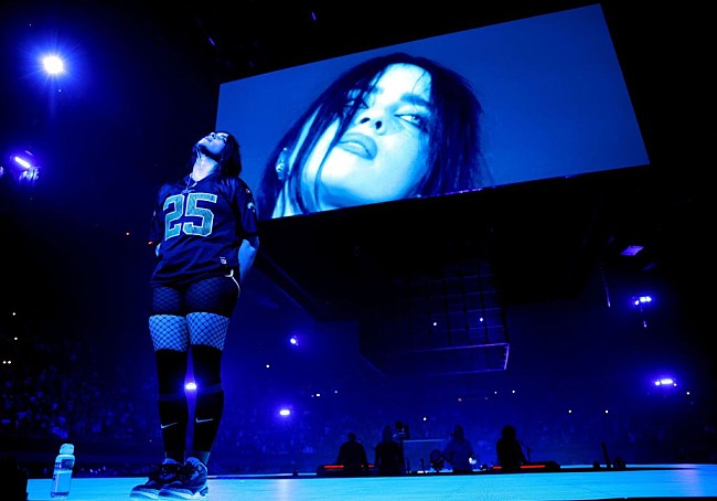 「ビリー・アイリッシュ、ジェームズ・キャメロン監督による3Dコンサート映画が公開延期「待つ価値はある」」1枚目/1