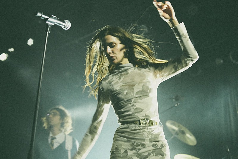 「＜ライブレポート＞バー・イタリアが見せた鮮やかな変貌、最新作『Some Like It Hot』のあふれるダイナミズム」1枚目/5