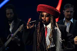 「【第68回グラミー賞】ローリン・ヒル／ポスト・マローン／スラッシュらが追悼コーナーでパフォーマンス」