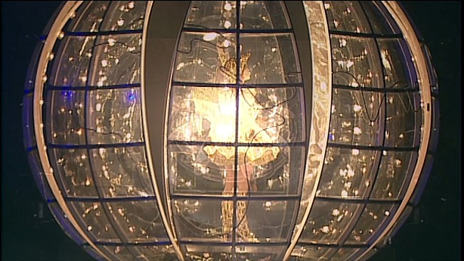 「浜崎あゆみ、2001年のリリースから25年分のライブ映像を詰め込んだ「evolution」リリックビデオ公開」1枚目/3