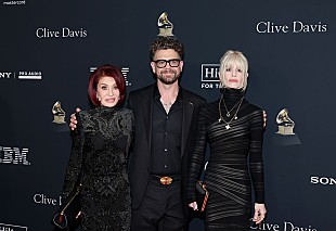 「【第68回グラミー賞授賞式(R)】シャロン・オズボーン、亡き夫オジー追悼パフォーマンスを称賛「音楽史に刻まれた瞬間」」